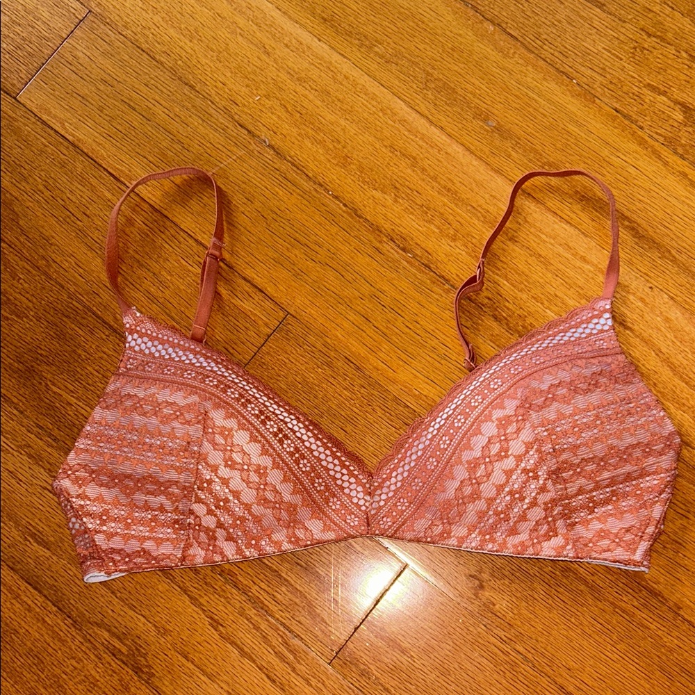 BOGO ❤️ VS Wire-free Lace Triangle Bralette
